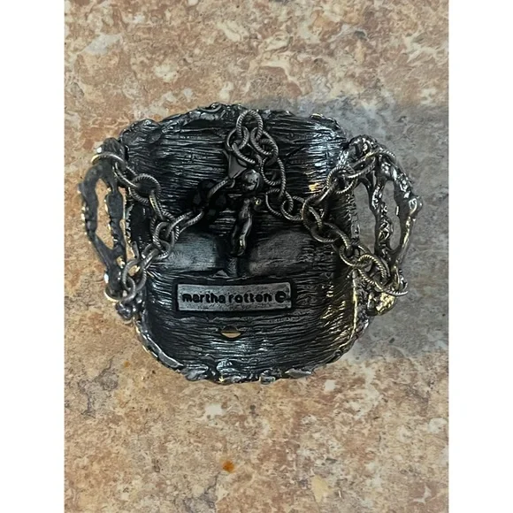 Martha Rotten Doll Head Cuff - Picture 3 of 3